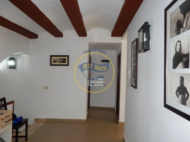 BONITA CASA EN CASCO ANTIGUO DE AGULLENT — 10