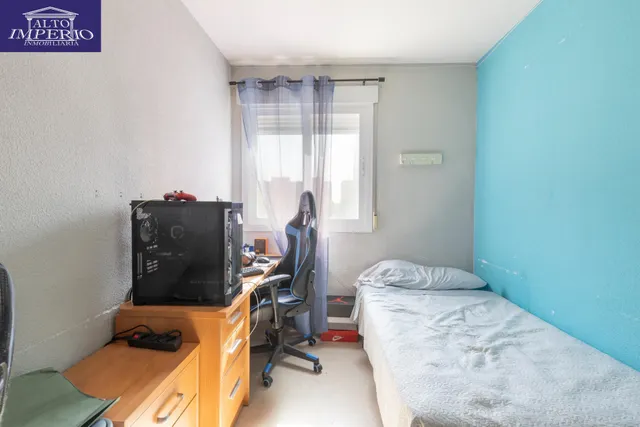 PISO VPO DE CUATRO DORMITORIOS CON GARAJE EN PADRE CLARET — 11