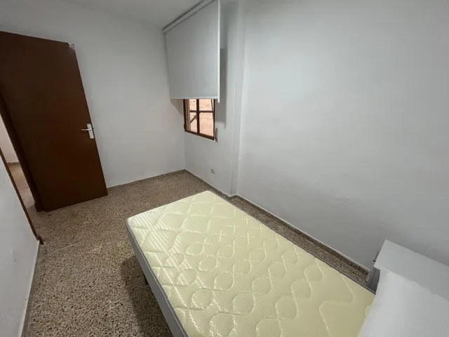 Amplio y Acogedor Piso de 4 habitaciones en el Corazón de la Ciudad — 13