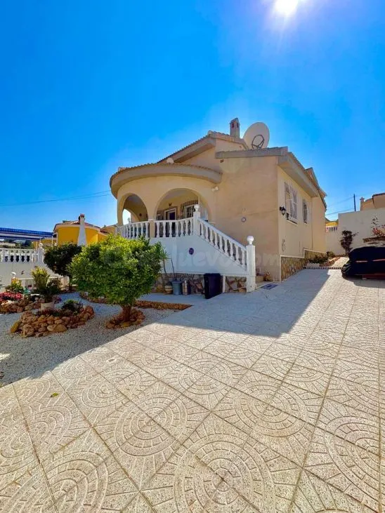 Villa 3 habitaciones 146m² en venta - Pueblo 5