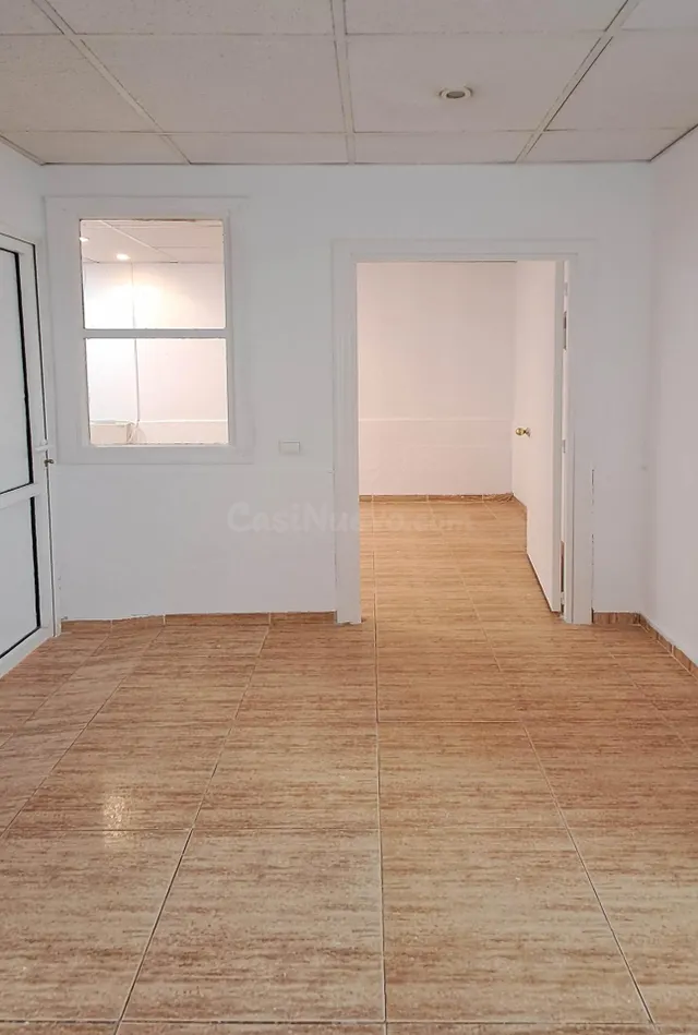 Amplio Local Comercial de Alquiler en San Blas, Alicante - I - foto 4