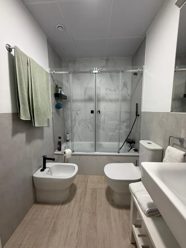 Magnifica vivienda de reciente construcción con terraza acristalada, piscina y garaje — 20