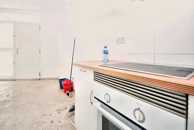 Bajo en esquina para convertir en vivienda o negocio en Alaquàs. con informe de arquitecto — 13