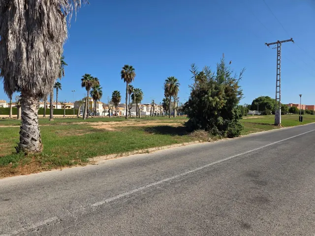 OPORTUNIDAD EN TORREVIEJA — 13