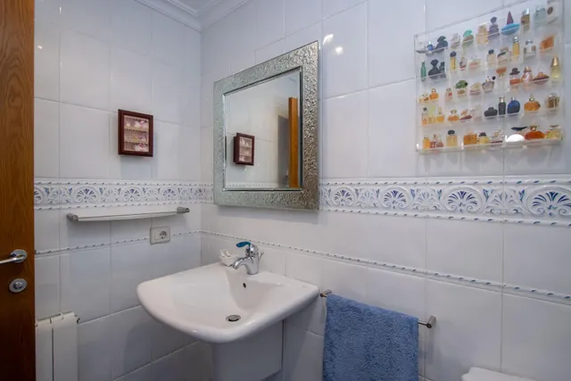 MONCOFAR (CASTELLÓN). CASA SINGULAR DE 2 PLANTAS JUNTO A LA IGLESIA. — 23
