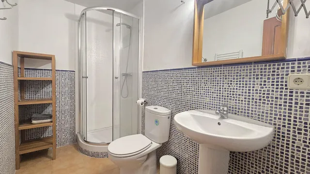 EN ALQUILER PISO PARA ESTUDIANTES CON GASTOS INCLUIDOS EN VILLANUEVA DE LA CAÑADA (MADRID). — 18