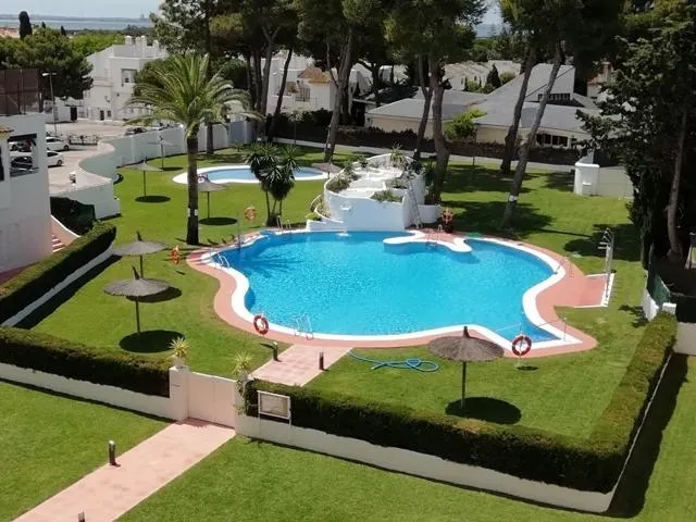 APARTAMENTO  EN ALQUILER EN EL CENTRO COMERCIAL VISTAHERMOSA — 18