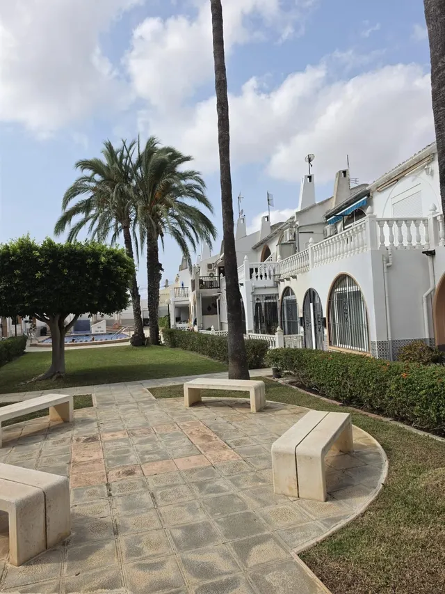 ADOSADO DE 2 habitaciones CON TERRAZA Y PISCINA COMUNITARIA — 26