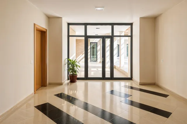 APARTAMENTO ESQUINERO CON TERRAZA Y GARAJE EN COMPLEJO RESIDENCIAL CON PISCINA Y ZONAS COMUNITARIAS — 23