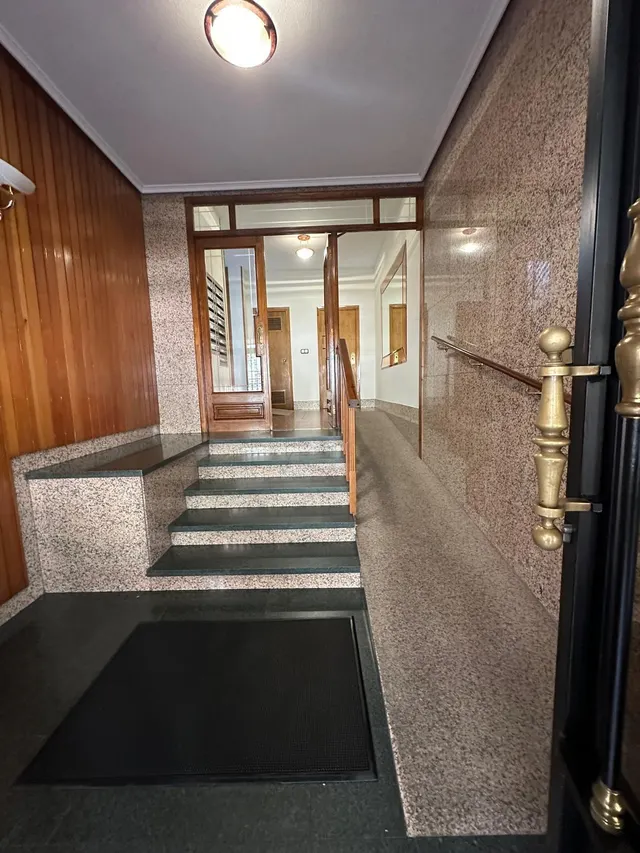 VENTA: Amplio Piso Zona Alta — 22