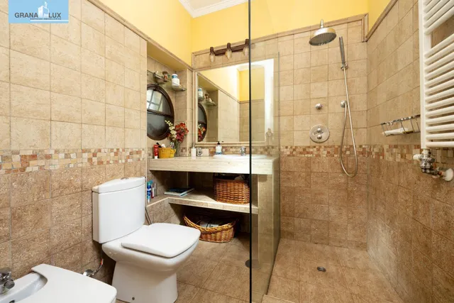 GRAN CASA EN ALBAICÍN BAJO. — 10