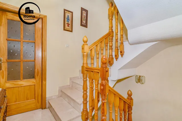 ¡AMPLIA CASA DE 4 DORMITORIOS, 3 BAÑOS Y CALEFACCIÓN CENTRAL EN LA ZUBIA! ✨ — 9