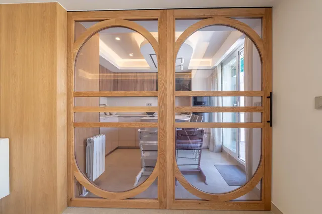 Impresionante Vivienda de Lujo con Diseño Moderno y Comodidades Exclusivas — 17