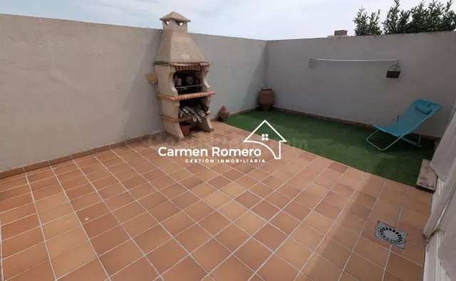 ADOSADO CON GARAJE Y PATIO- JARDIN EN VILLORIA
