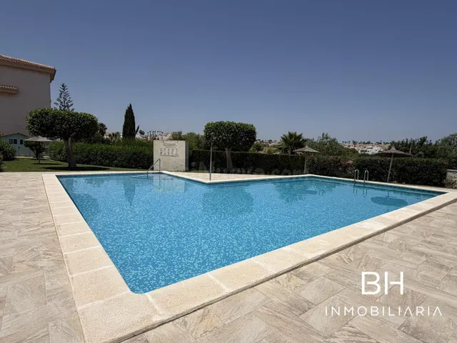 ¡Fantástico dúplex con solárium, jardín privado y piscina co - foto 5