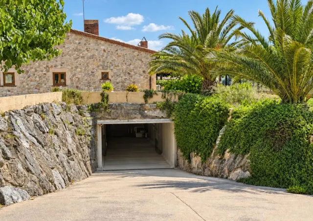 Exclusiva finca ecuestre rodeada de naturaleza, con máxima privacidad y espectaculares vistas a la montaña. — 35