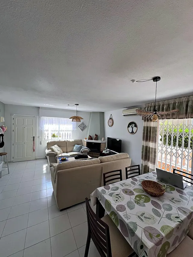Bungalow con piscina comunitaria, Alicante, Orihuela Costa. 3 habitaciones, 105 m2, 3 kilómetros del mar — 17