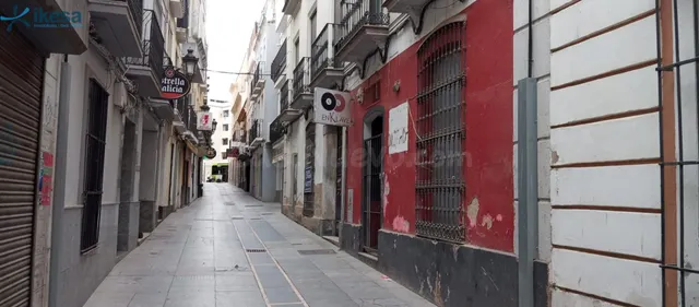 Venta de Local comercial en Badajoz - foto 2