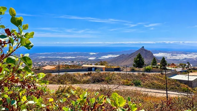 Finca exclusiva en Vilaflor · 2 viviendas, viñedo, bodega y piscina — 83