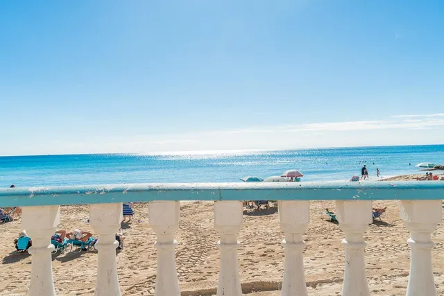 Vivienda en Torrevieja de planta baja al lado de la playa. — 21