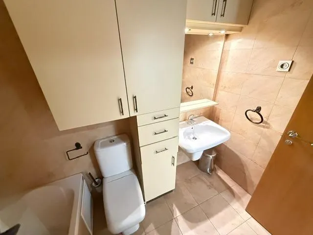 Alquiler apartamento amplio juan de borbon, 2 dormitorios, 2 baños, garaje , amueblado, luminoso — 25