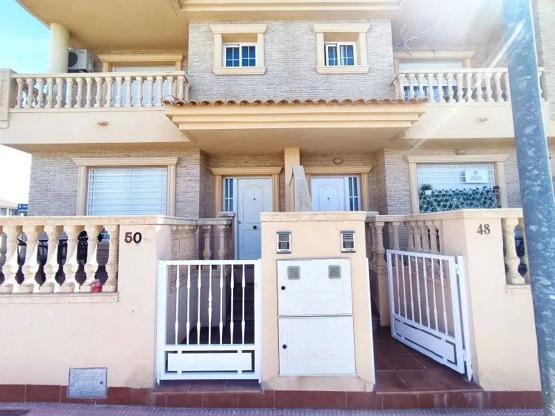 Adosado 4 habitaciones 201m² en venta - Zona neutra