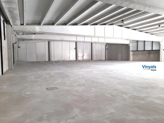Nave diáfana para uso comercial!