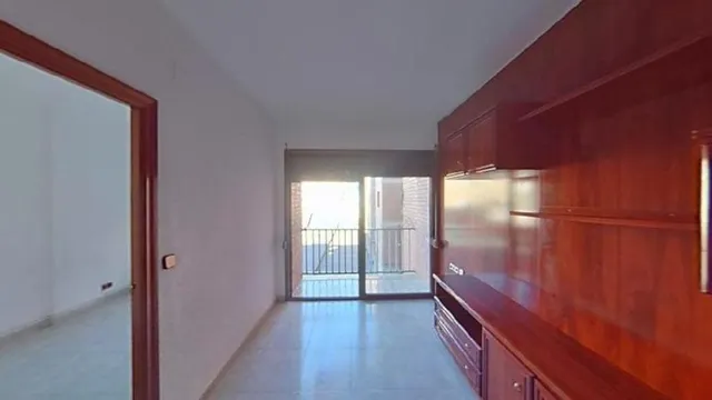 PISO EN VENTA CON INQUILINO EN AV. ALFONSO XIII- BADALONA — 2