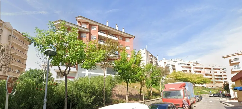 PISO EN BLANES