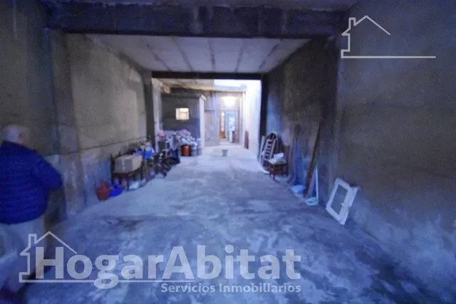 AMPLIA CASA CON TERRAZA PARA REFORMAR — 6