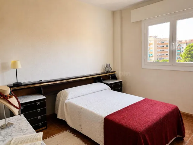 Luz, amplitud y vistas despejadas. Vivienda de esquina con a - foto 4