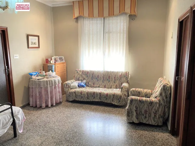 VENTA DE CASA EN BENIFAIO CHAFLAN SALIDA A DOS CALLES — 2