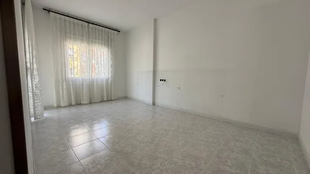 Piso en segunda planta con ascensor, de 94 m2 construidos — 10