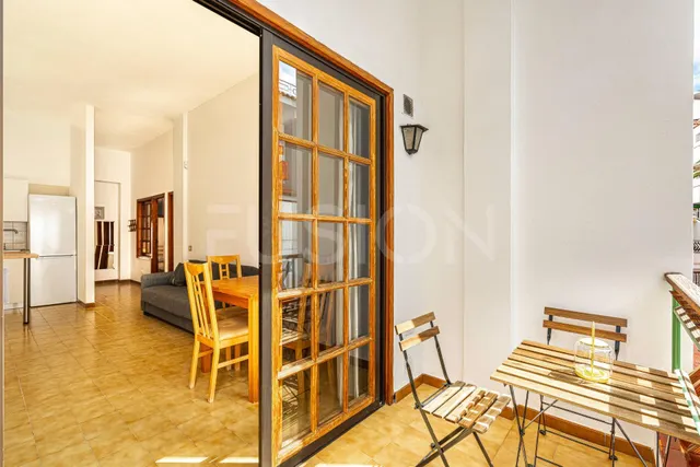 Piso con dormitorio independiente, cocina reformada y zona de piscina cerca de la playa — 25