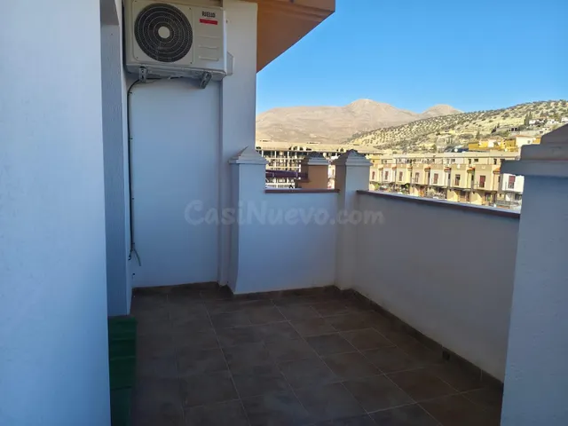 PISO CON GARAJE Y PISCINA COMUNITARIA EN ATARFE!! — 4