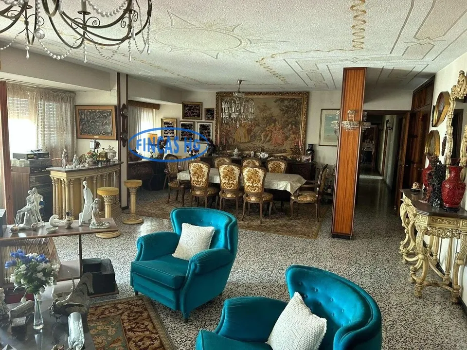 Gran vivienda señorial, centro tradicional con 242 m2.