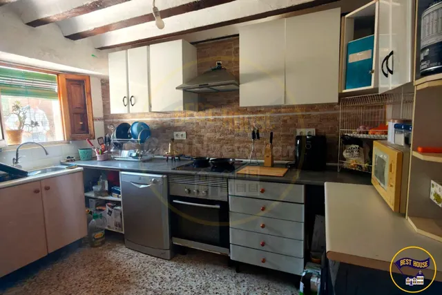 AMPLIA CASA DE 6 habitaciones EN MOHORTE