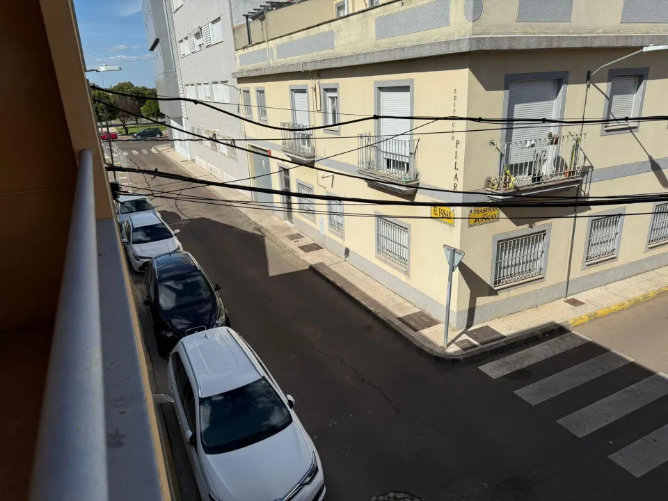 Amplia Casa en Venta en San Roque, Badajoz - Oportunidad para Reformar