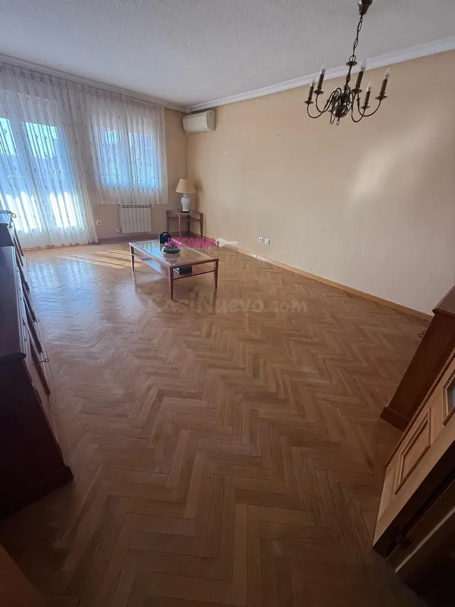 SEMINUEVO CON 3 DORMITORIOS. GARAJE, TRASTERO Y TERRAZA!!! - foto 3