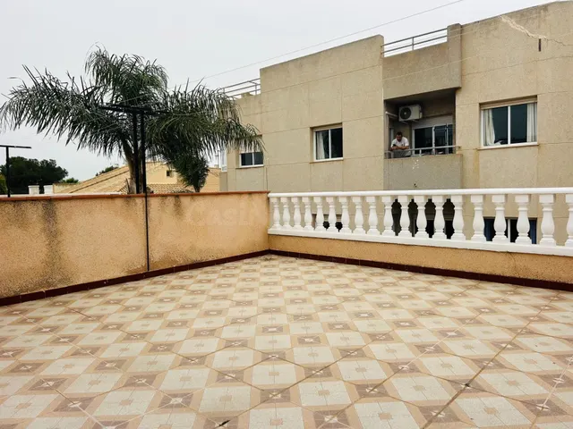 GRAN VIVIENDA TIPO DÚPLEX CON SOLARIUM Y SÓTANO. - foto 3