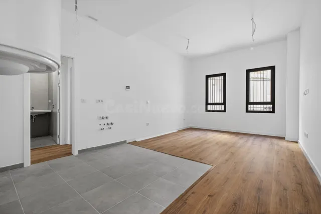 BAJO DE OBRA NUEVA EN TRIANA | 2 DORMITORIOS, PISCINA COMUNI - foto 4