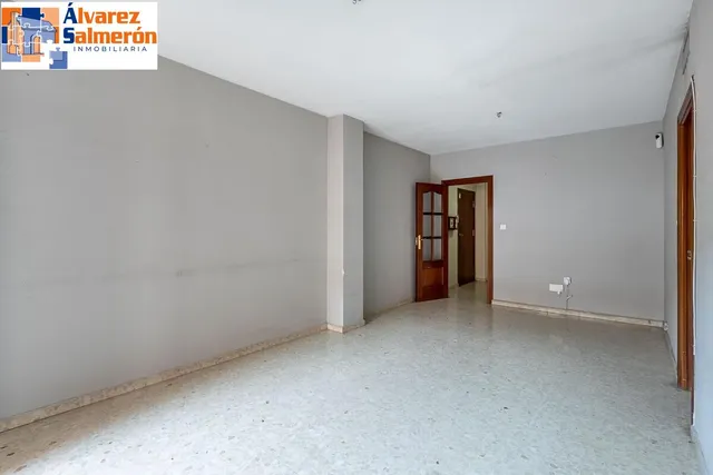 Espacio, luz y comodidad en una vivienda con grandes posibilidades en zona Alcampo — 7