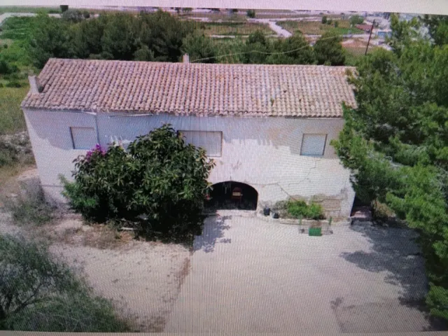 Finca rústica con terreno y vistas abiertas — 3