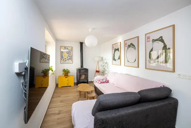 ¡Tu hogar soñado te espera en esta espectacular casa reformada! — 11