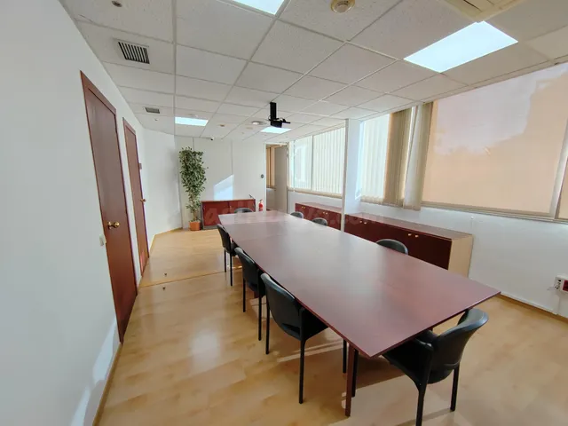 Se vende oficina profesional en la c/Pujades, esquina c/Álav - foto 3