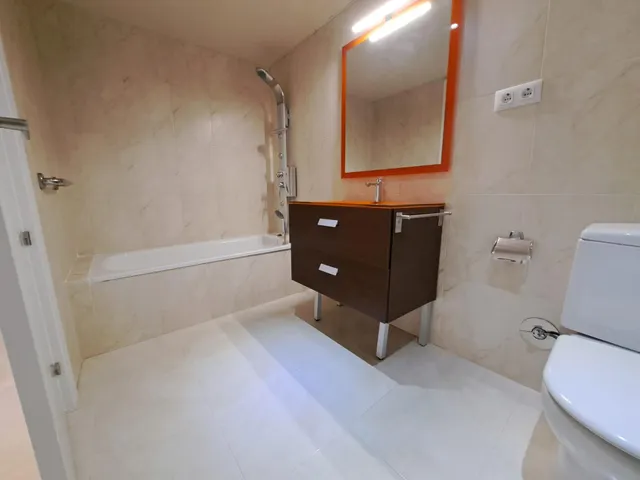 Ampli apartament seminou a segona línia de mar — 14