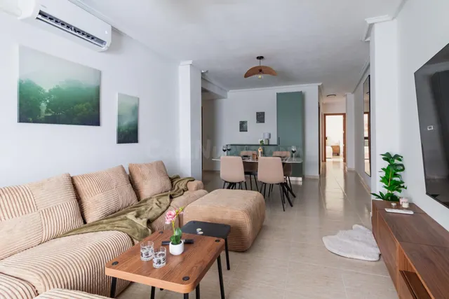 Apartamento elegantemente reformado, céntrico y espacioso. B