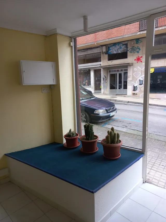 SE ALQUILA LOCAL COMERCIAL CENTRO PONFERRADA — 3