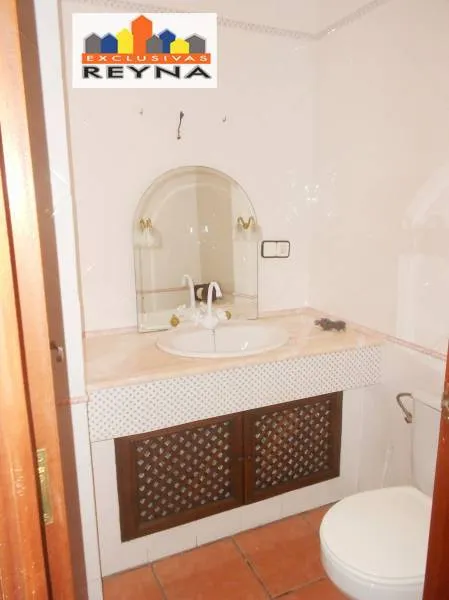 VIVIENDA ENTRESUELO CON CUATRO DORMITORIOS — 10