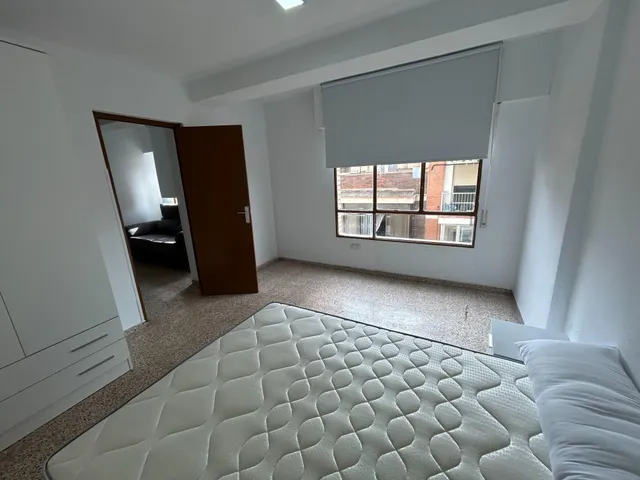 Amplio y Acogedor Piso de 4 habitaciones en el Corazón de la Ciudad — 6